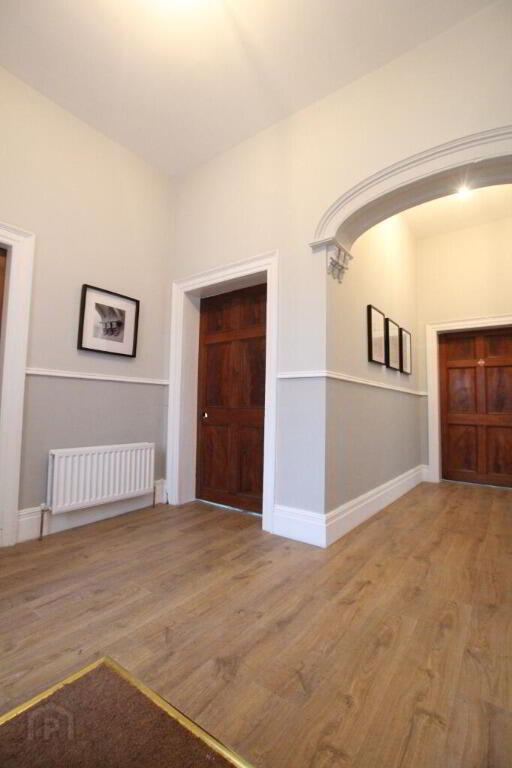 9 Suite Avonmore House, 15 Church Square 3 of 8