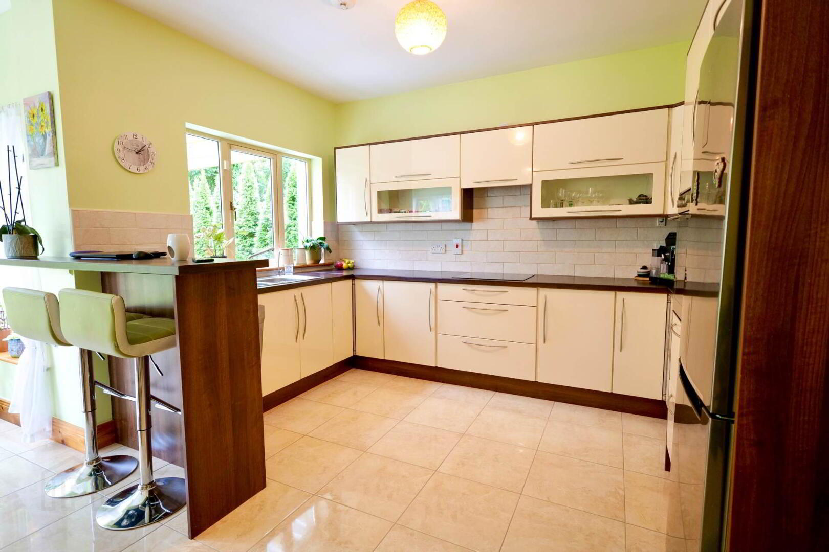 2 Beechwood Avenue 7 of 25