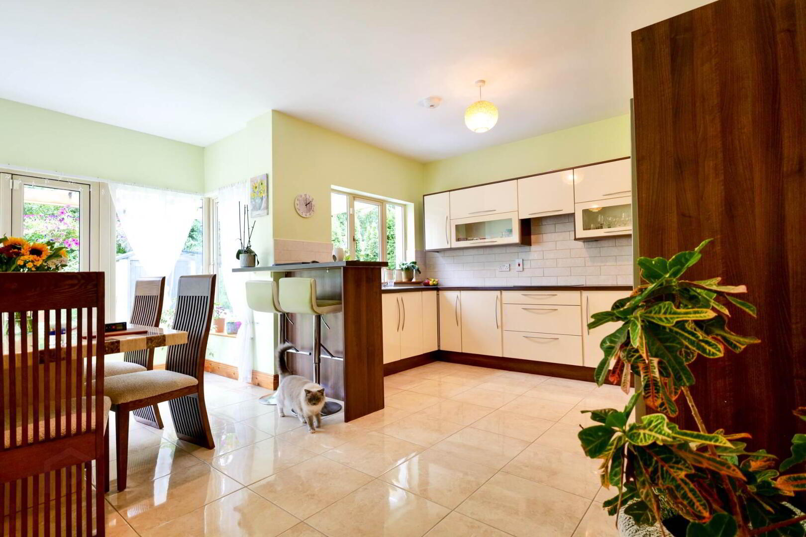 2 Beechwood Avenue 6 of 25