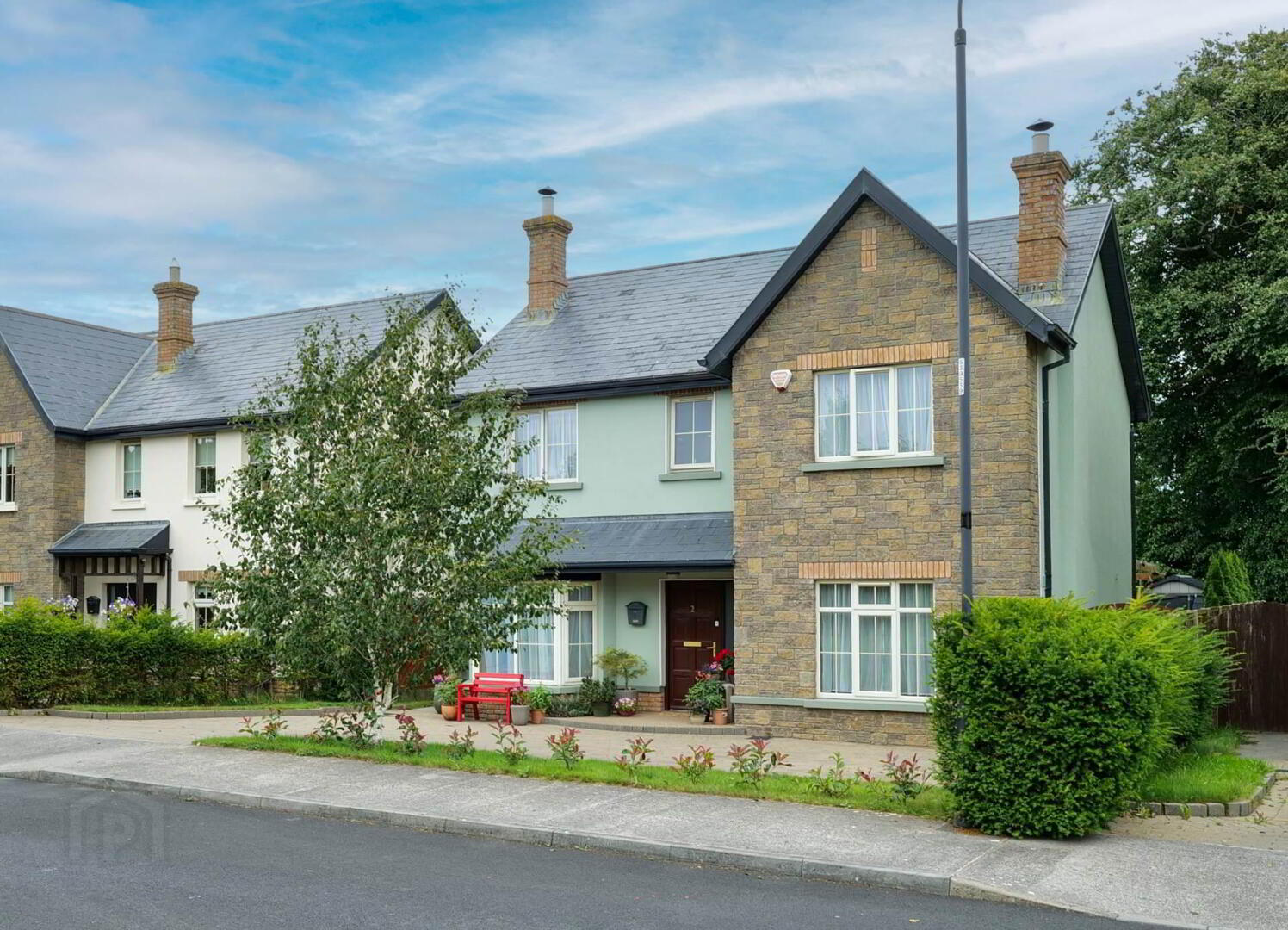 2 Beechwood Avenue 1 of 25