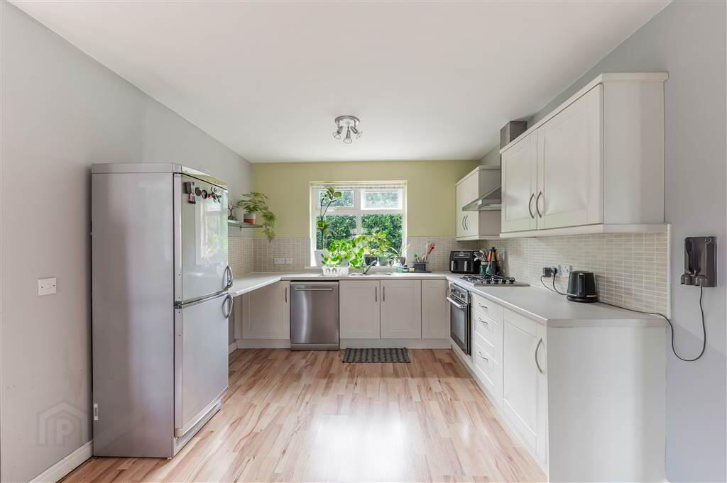 17 Glenburn Manor 9 of 21