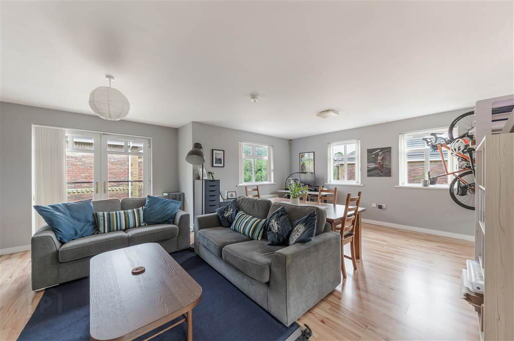 17 Glenburn Manor 5 of 21