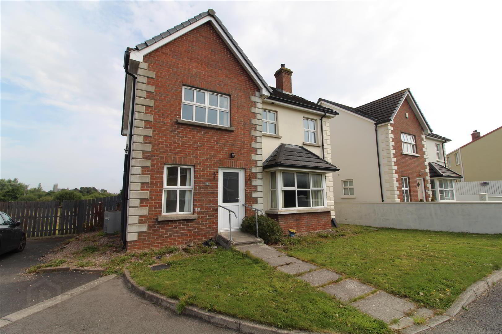 3 Racecourse Way 1 of 13
