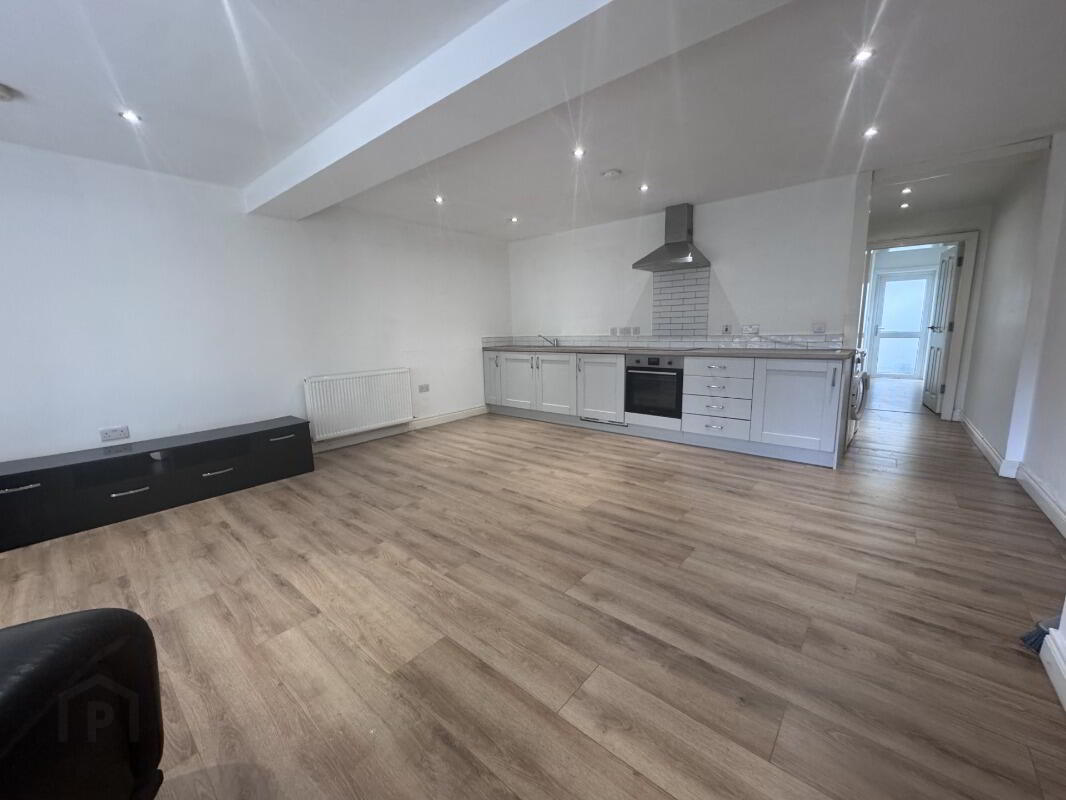 2b Donegall Avenue 2 of 7
