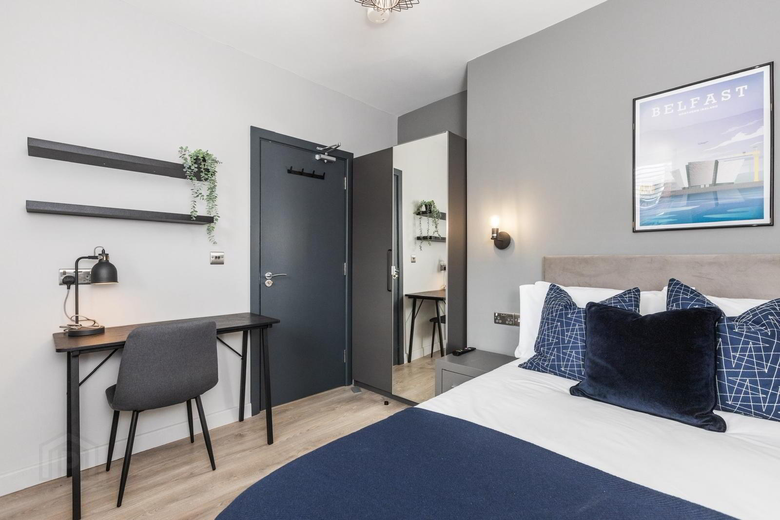 Room 1, 166 Woodstock Road 7 of 10