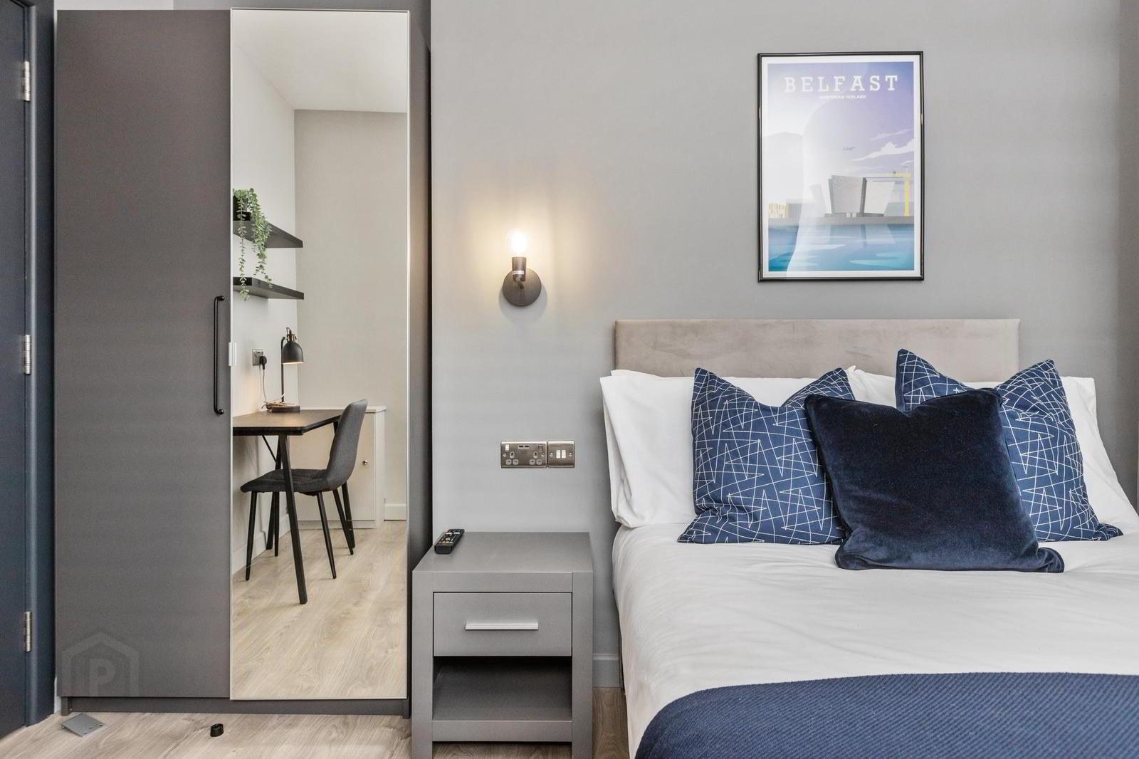 Room 1, 166 Woodstock Road 8 of 10
