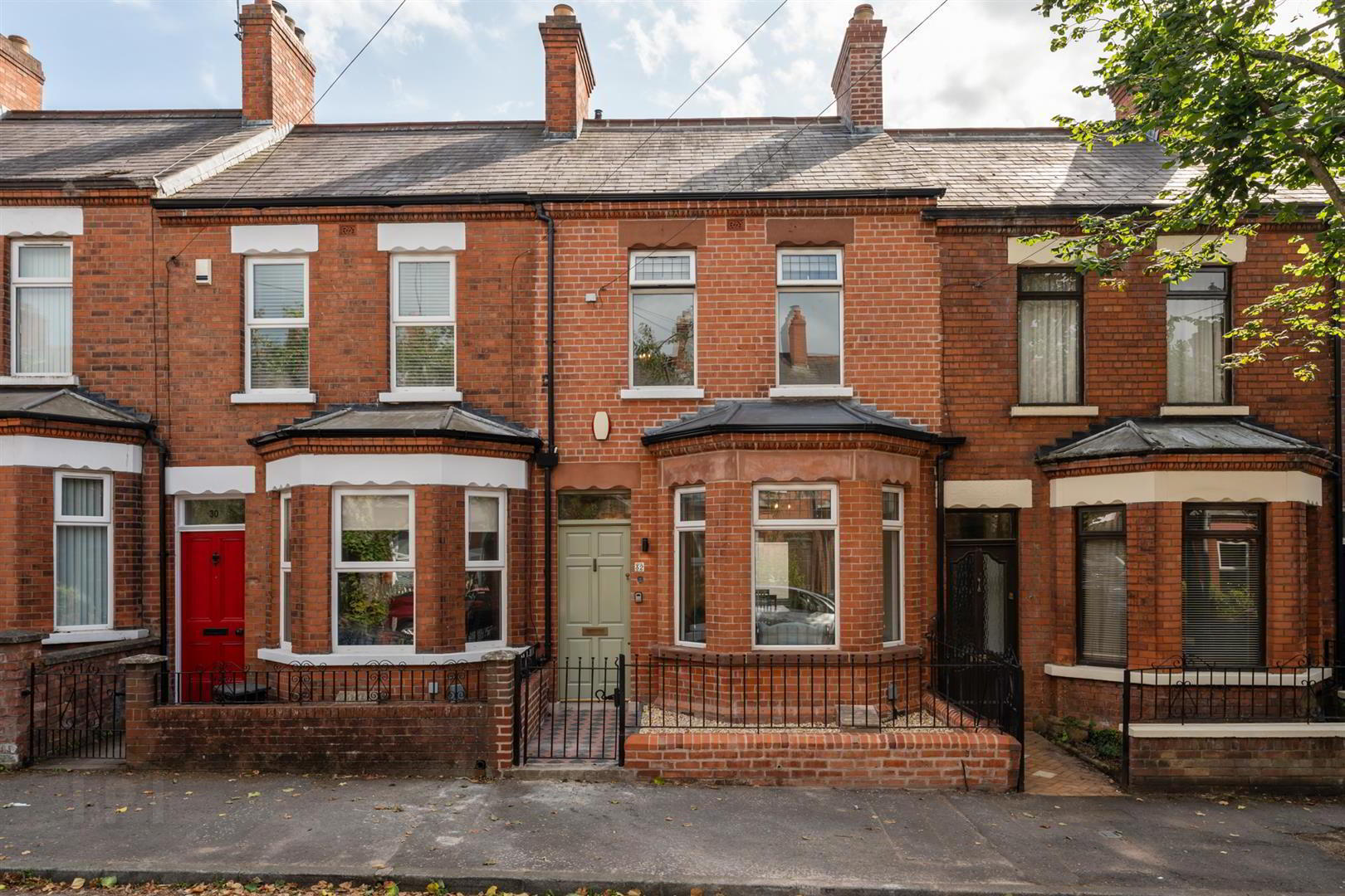 32 Adelaide Avenue 1 of 24