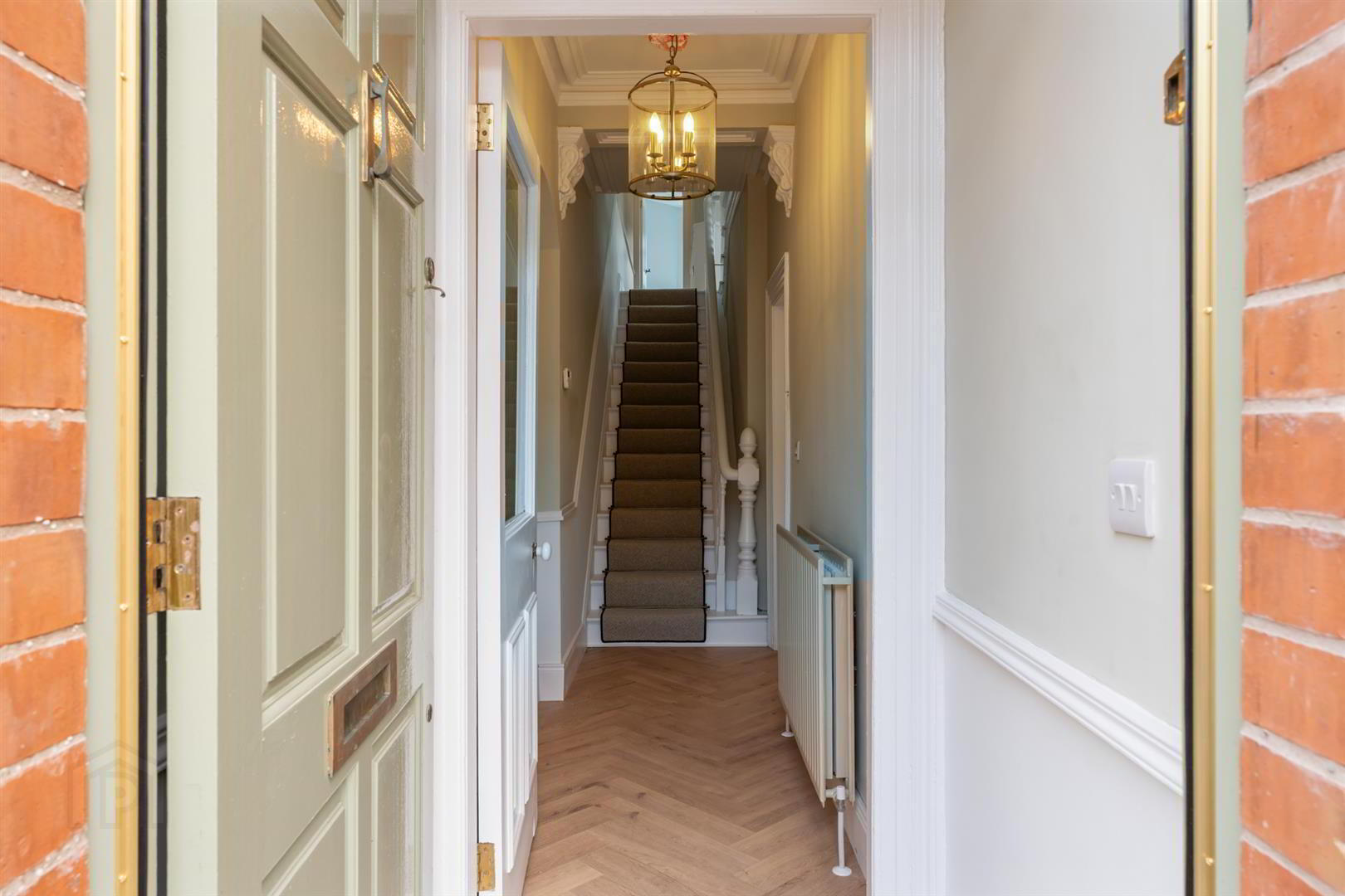 32 Adelaide Avenue 4 of 24