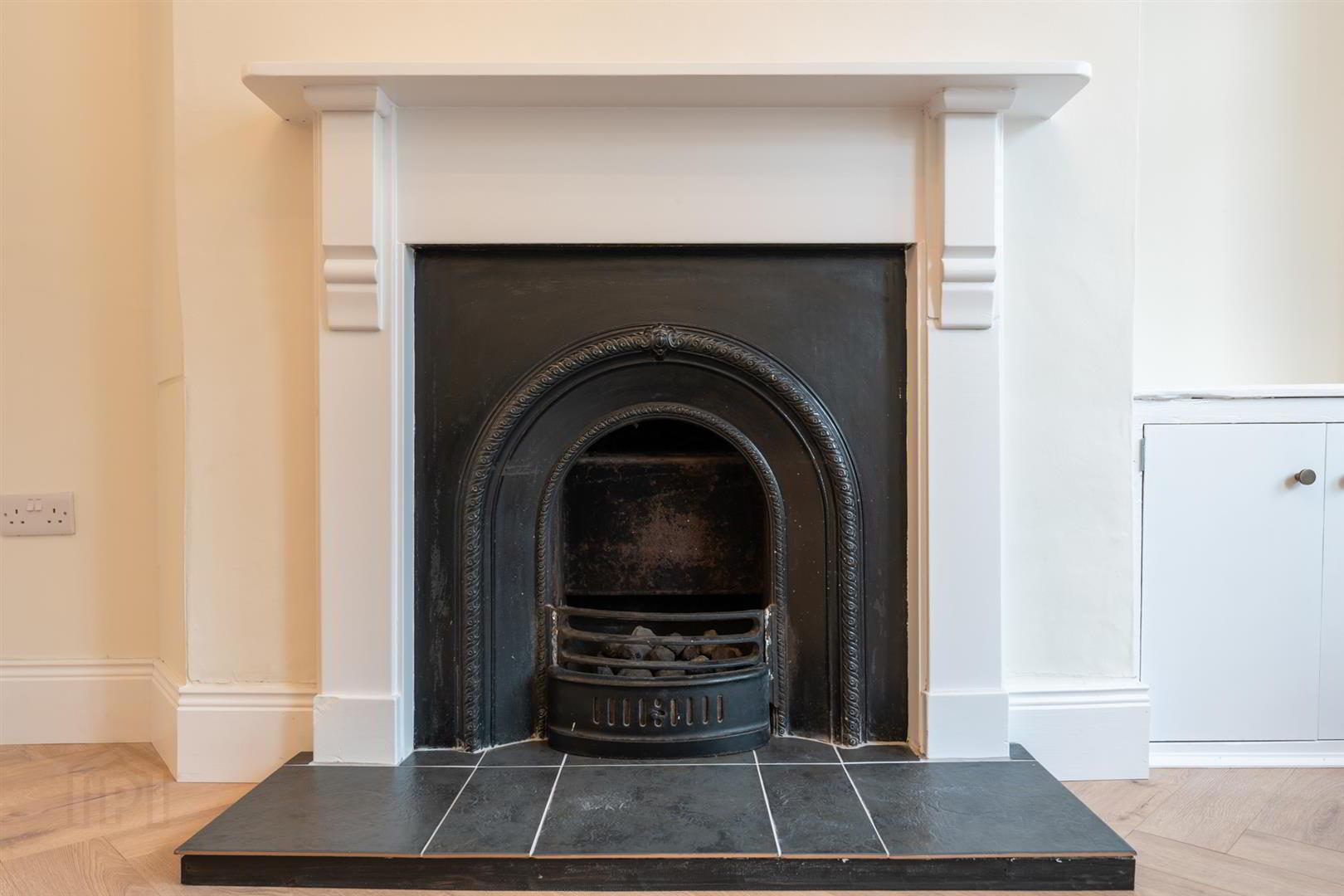 32 Adelaide Avenue 7 of 24