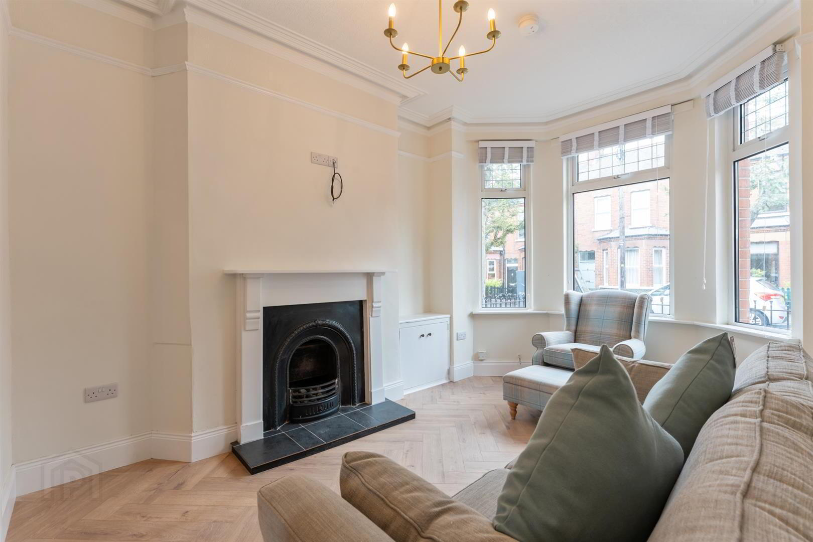 32 Adelaide Avenue 6 of 24