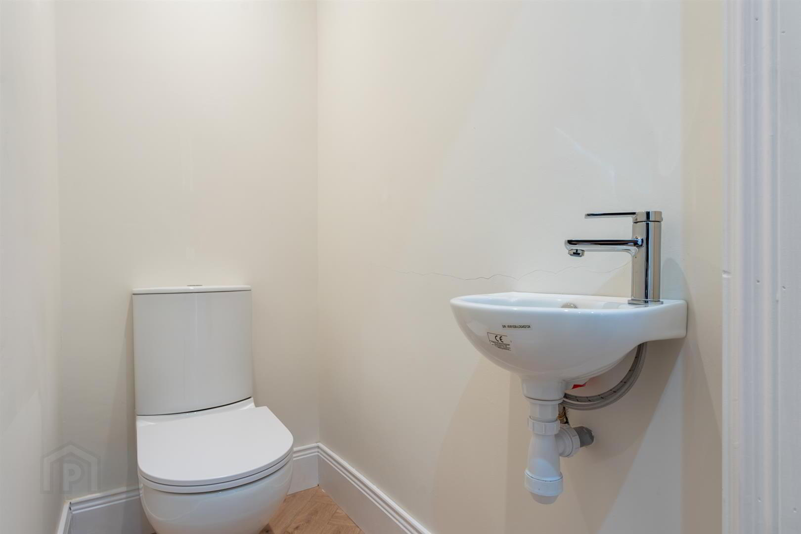 32 Adelaide Avenue 15 of 24