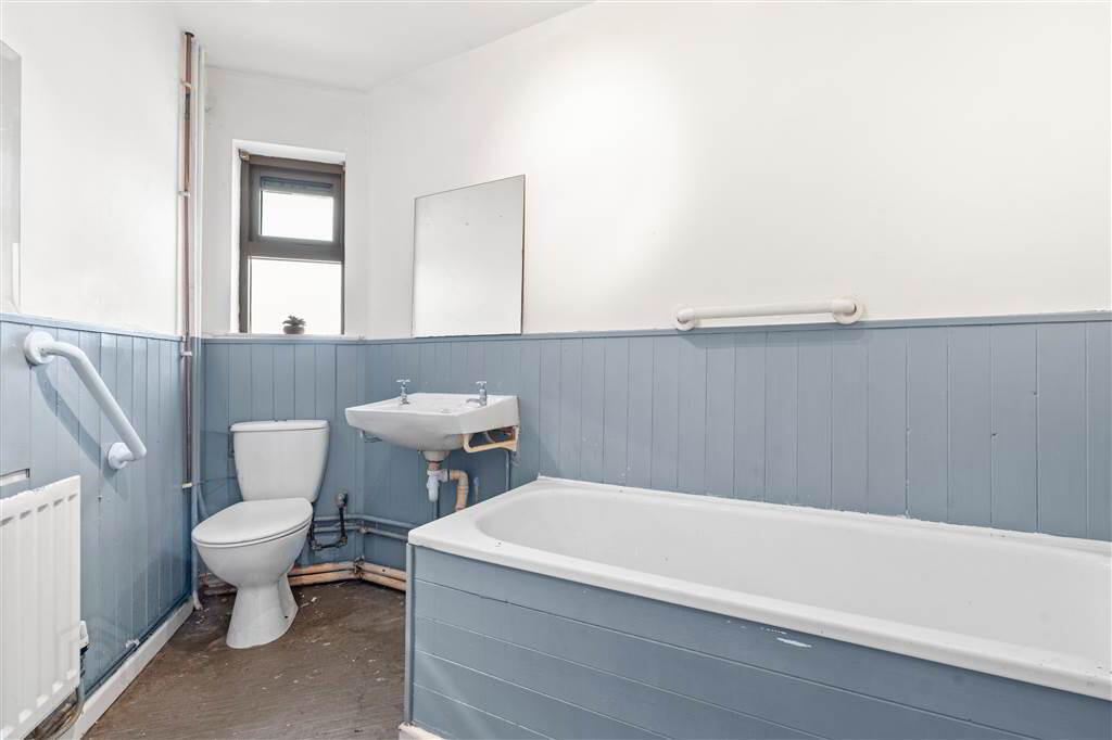 48d Broadway Avenue 15 of 16