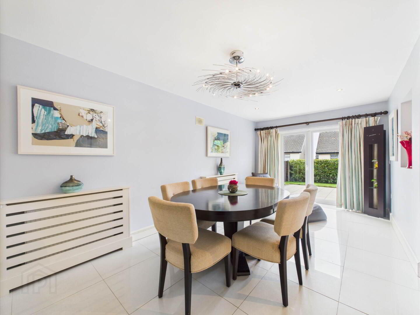2 Aylesbury Avenue 6 of 16