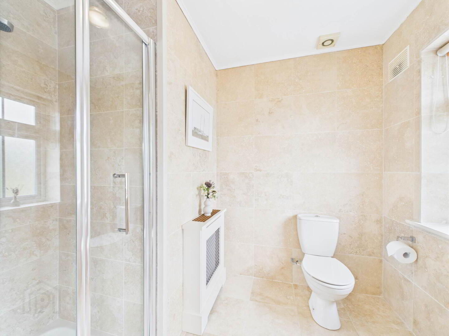 2 Aylesbury Avenue 15 of 16