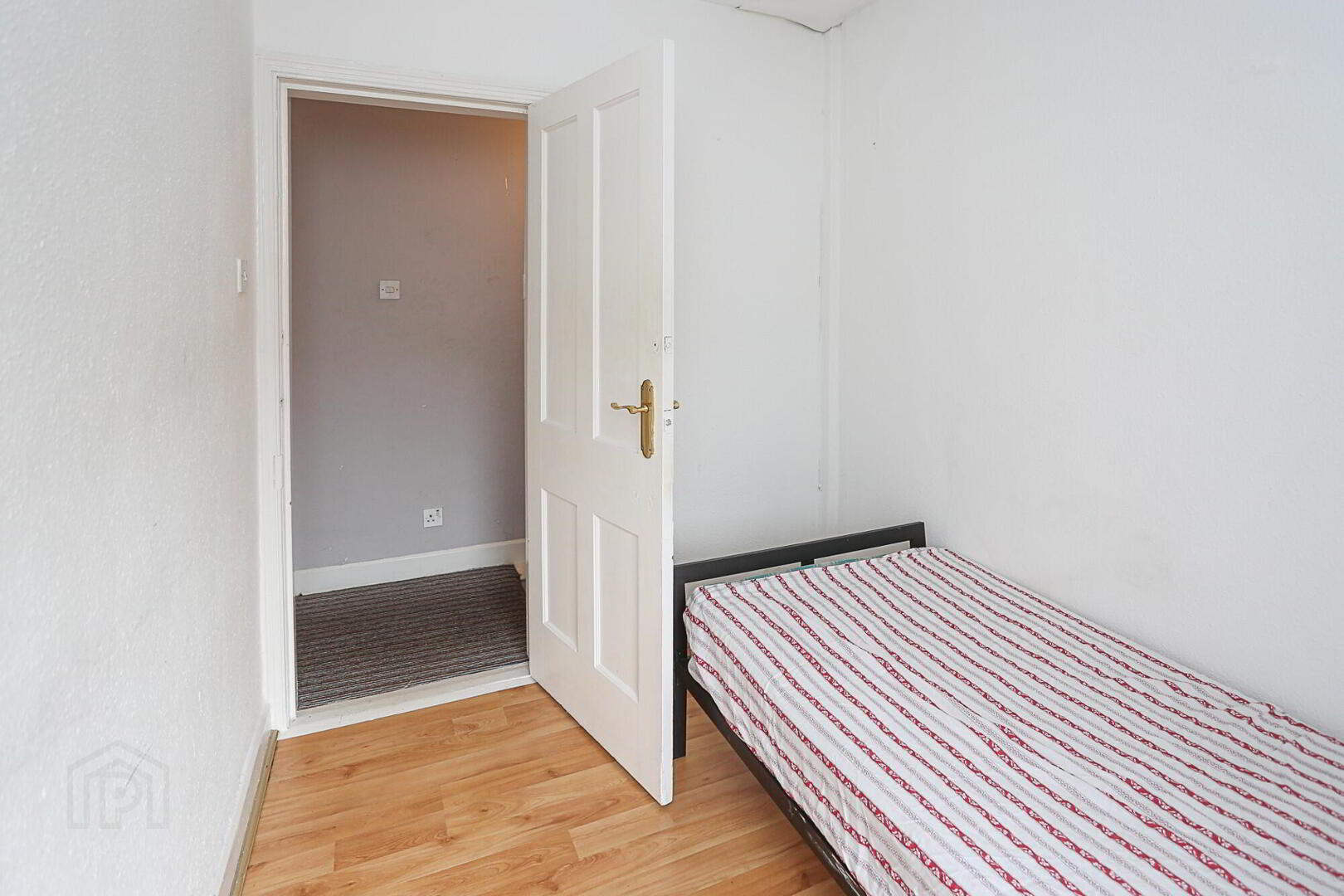 158 Tates Avenue, Belfast 20 of 36