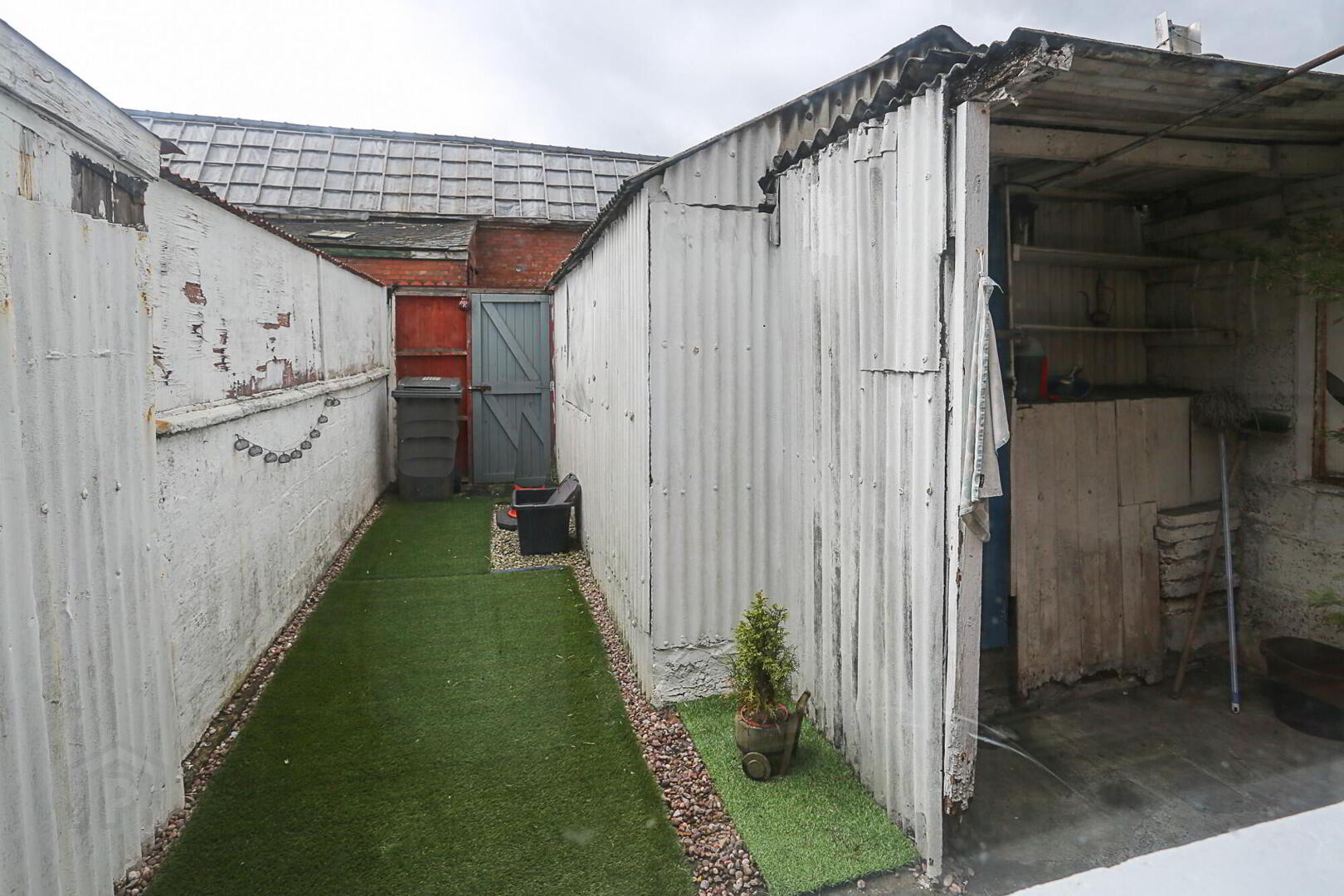 158 Tates Avenue, Belfast 36 of 36