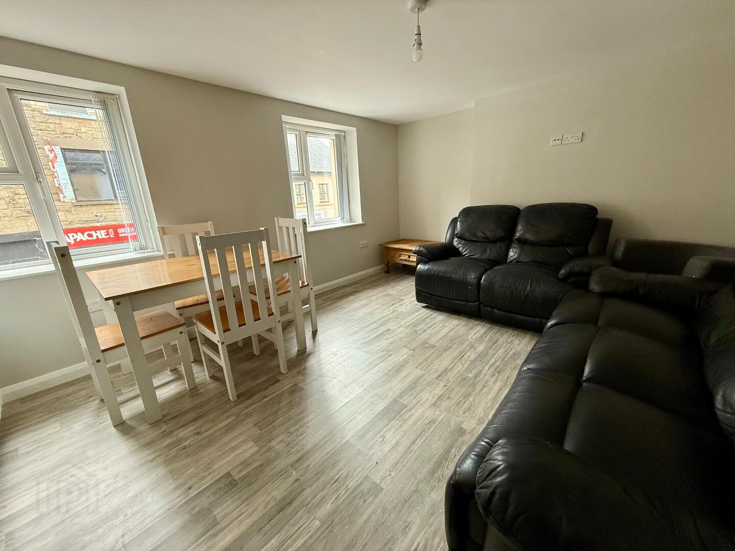 Unit A, 37 Irish Street 3 of 16