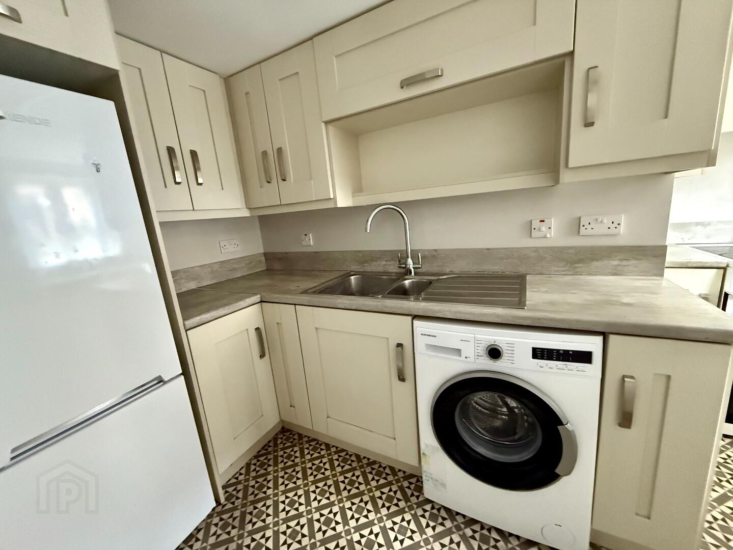 Unit A, 37 Irish Street 4 of 16