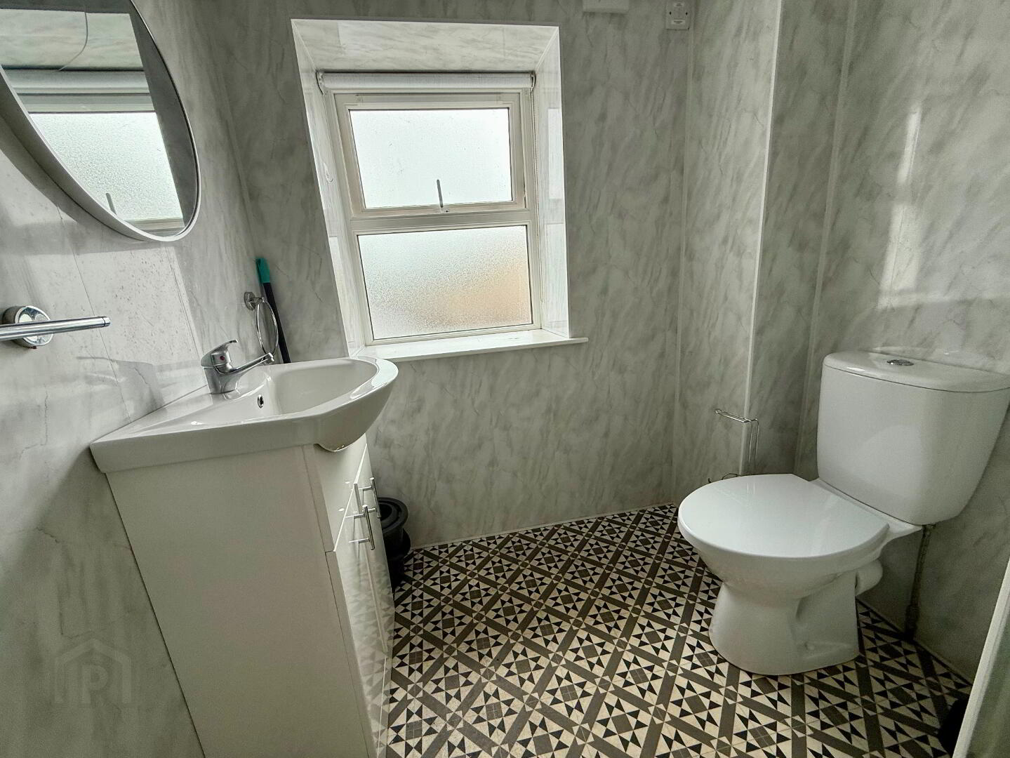 Unit A, 37 Irish Street 6 of 16