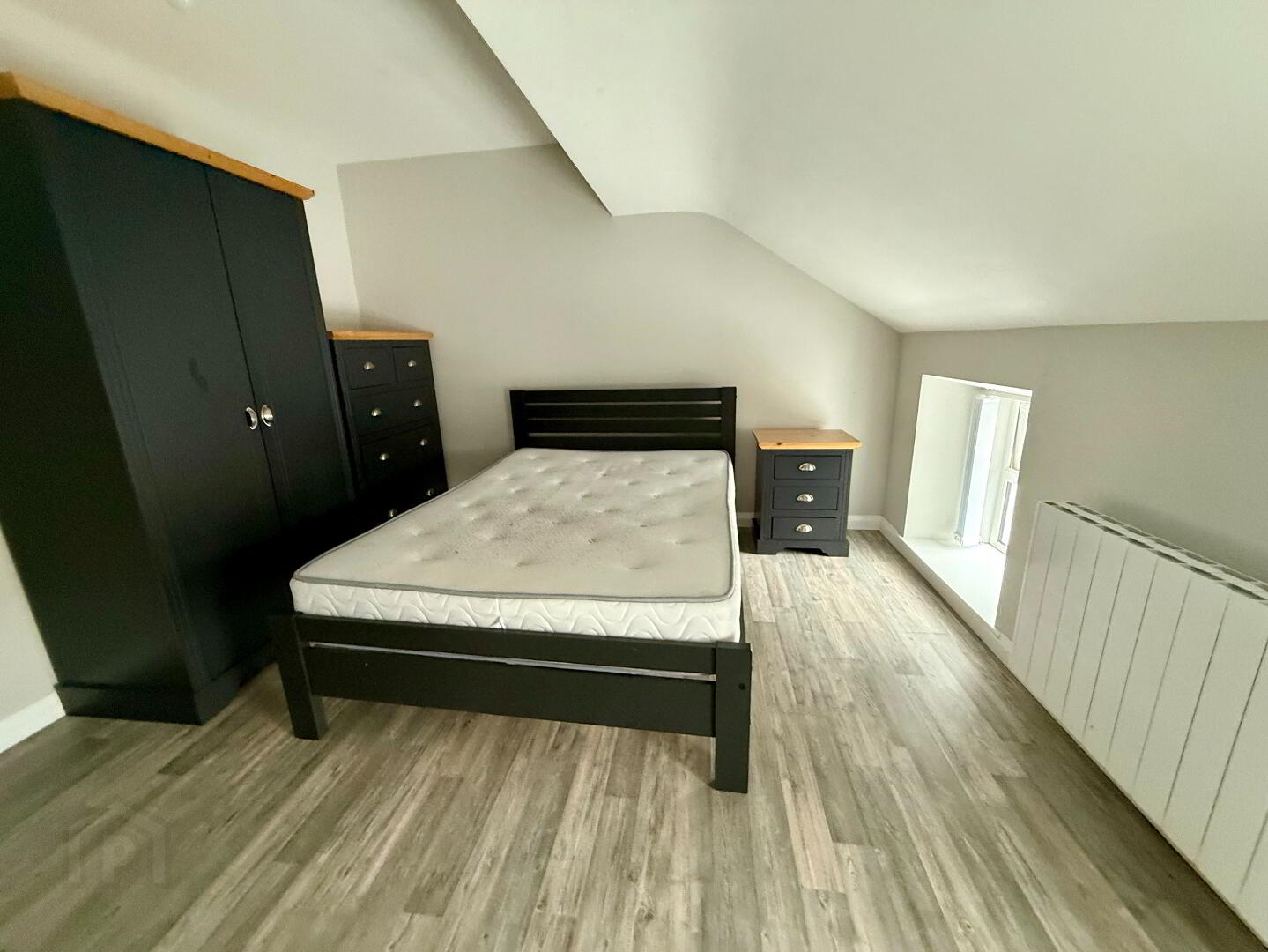 Unit A, 37 Irish Street 9 of 16