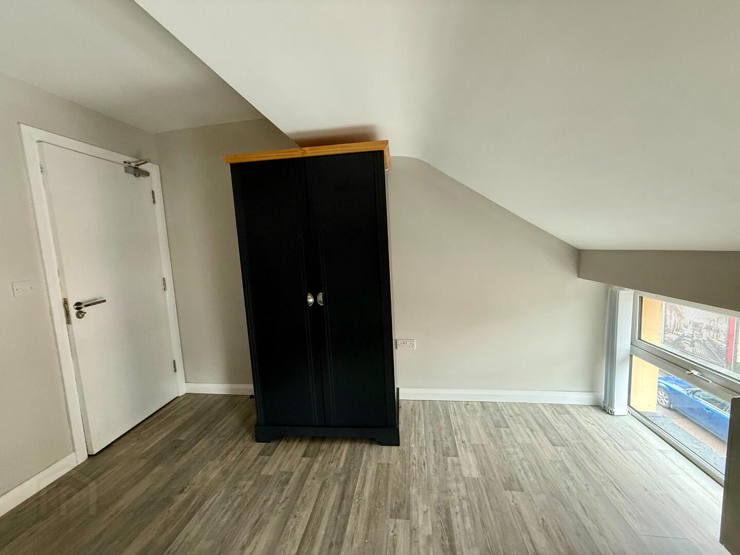 Unit A, 37 Irish Street 11 of 16