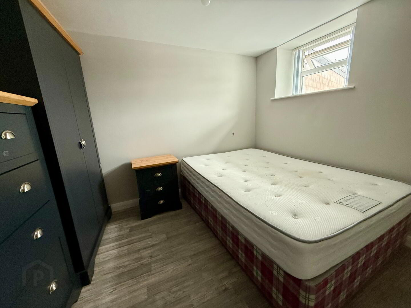 Unit A, 37 Irish Street 8 of 16