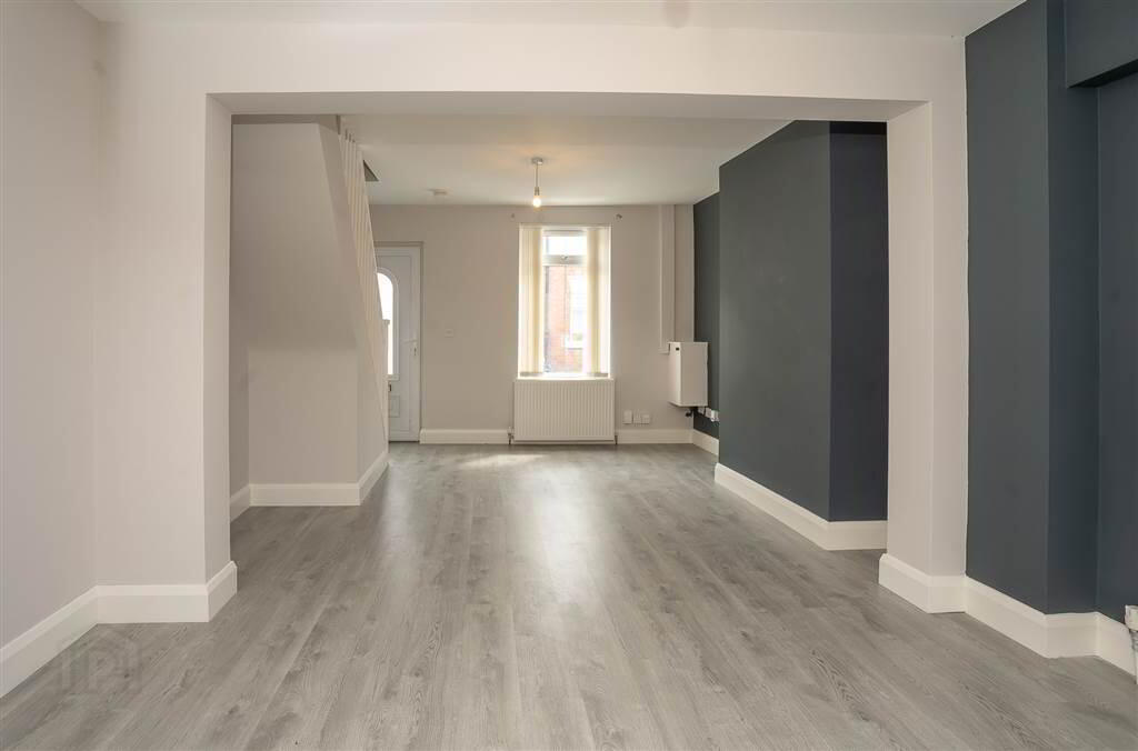 17 Railway Street 4 of 12