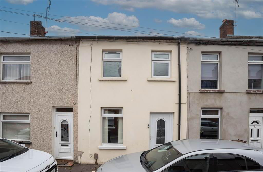 17 Railway Street 1 of 12