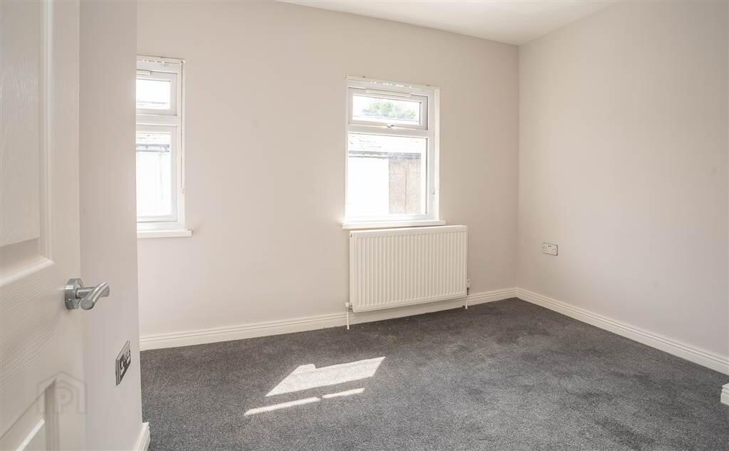 17 Railway Street 8 of 12