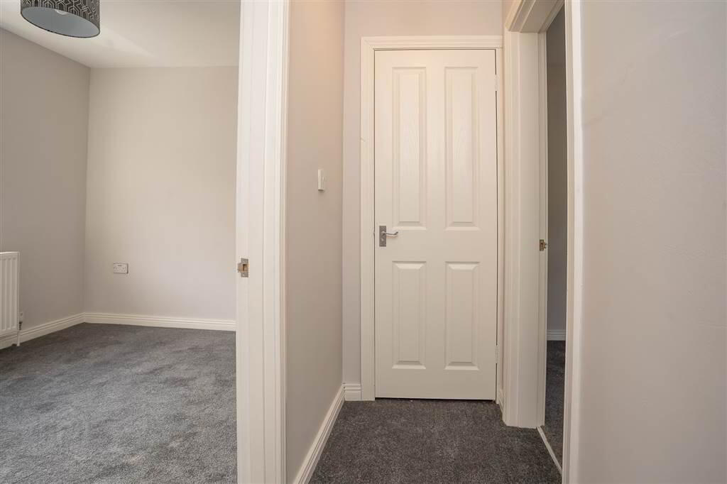 17 Railway Street 7 of 12