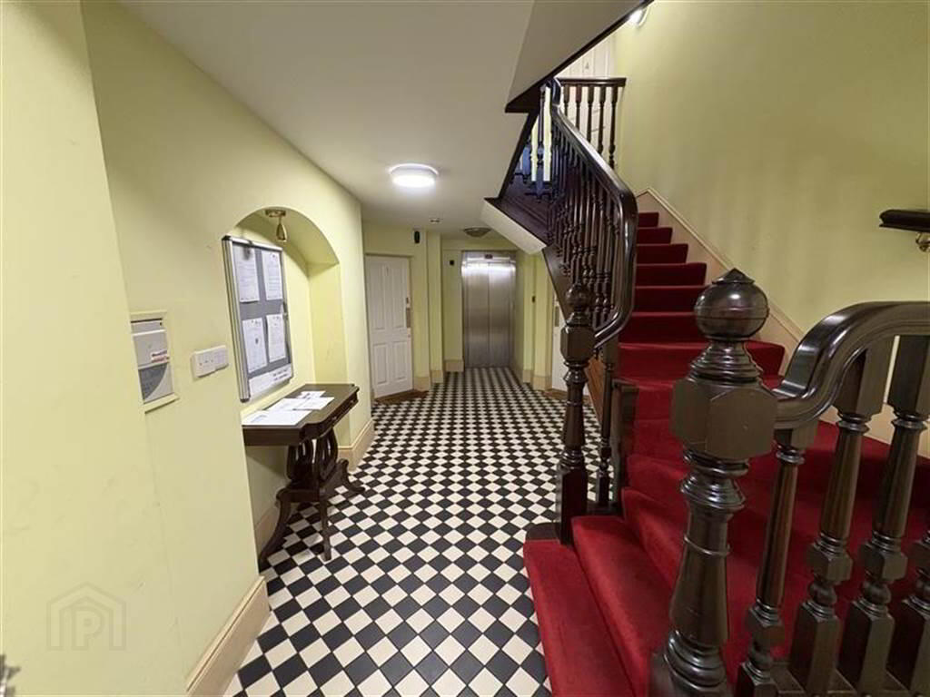 Apt 3, 36 Wellington Park 2 of 9