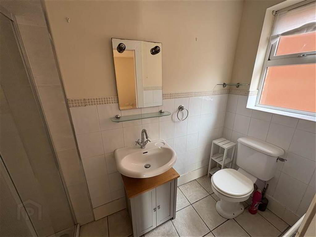 Apt 3, 36 Wellington Park 9 of 9