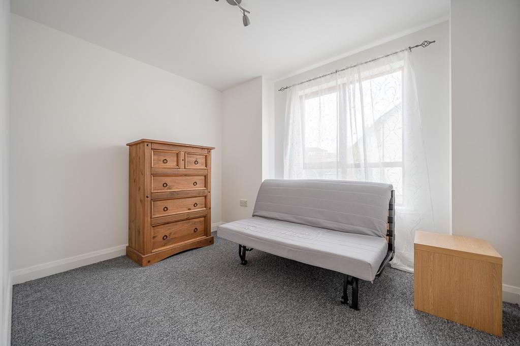 66 Shaftesbury Road 9 of 12