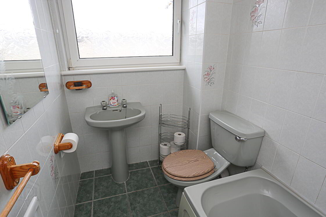 13 Ballyhalbert Gardens 19 of 24