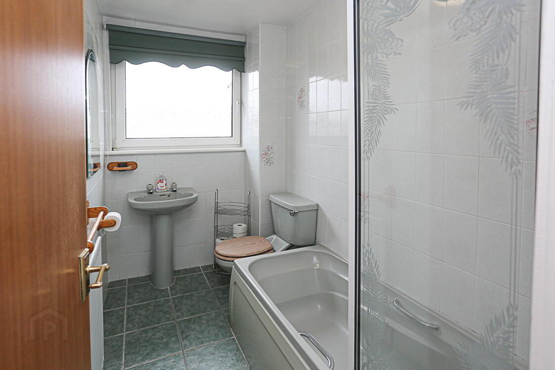 13 Ballyhalbert Gardens 18 of 24
