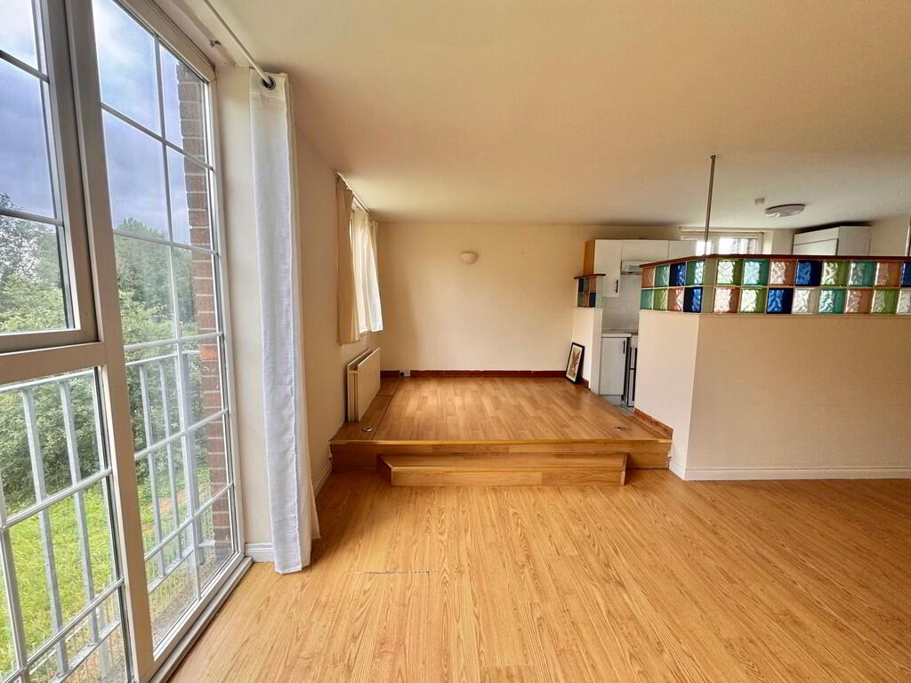 6c Creighton Mews 5 of 14