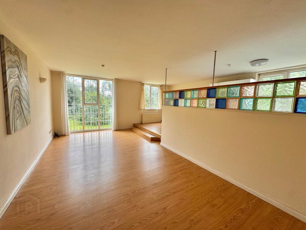 6c Creighton Mews 4 of 14