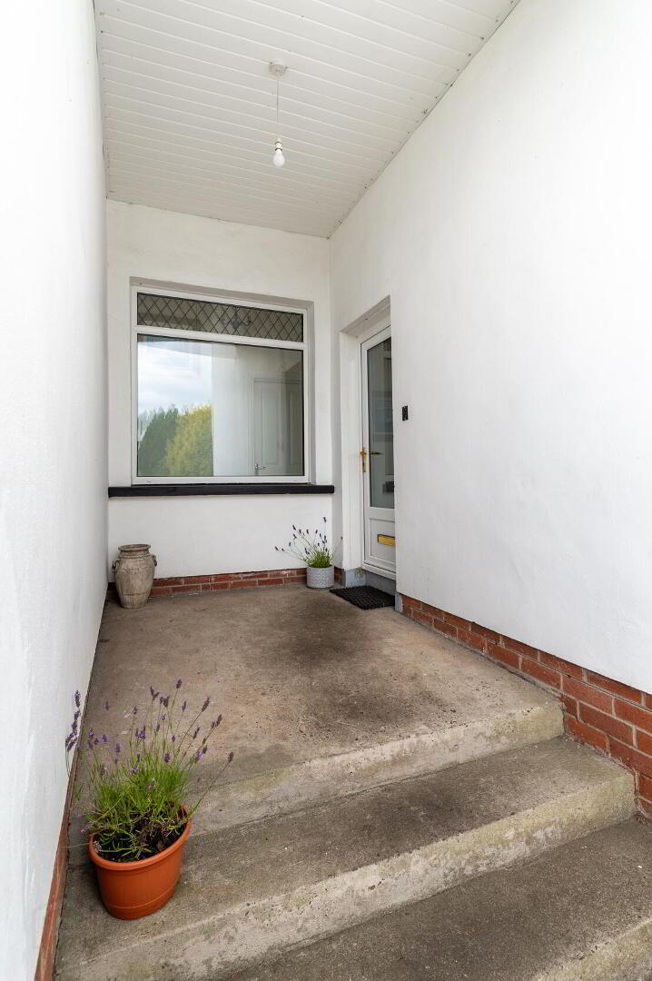 17 Belvedere Road 4 of 41