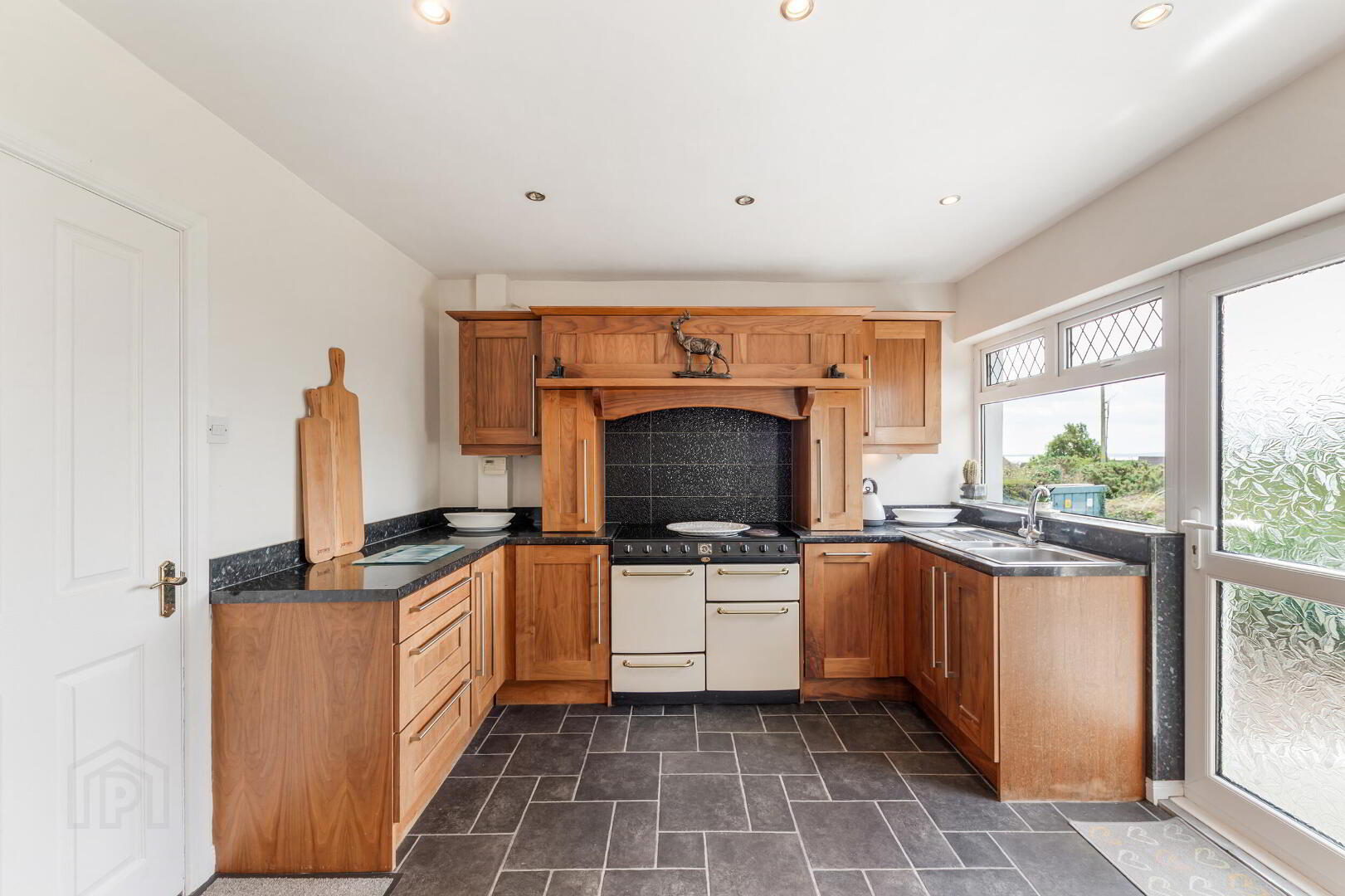 17 Belvedere Road 13 of 41