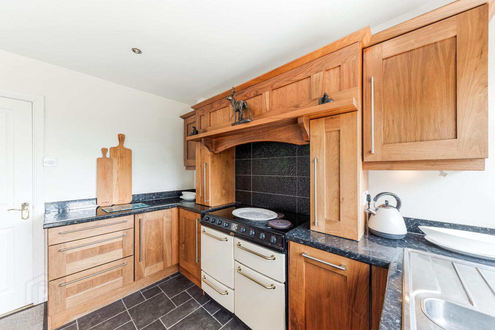 17 Belvedere Road 14 of 41