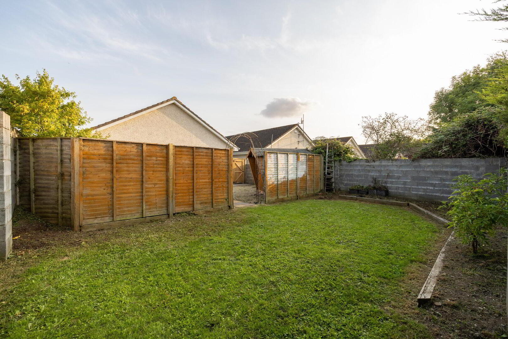 5 Dolmen Gardens 5 of 23