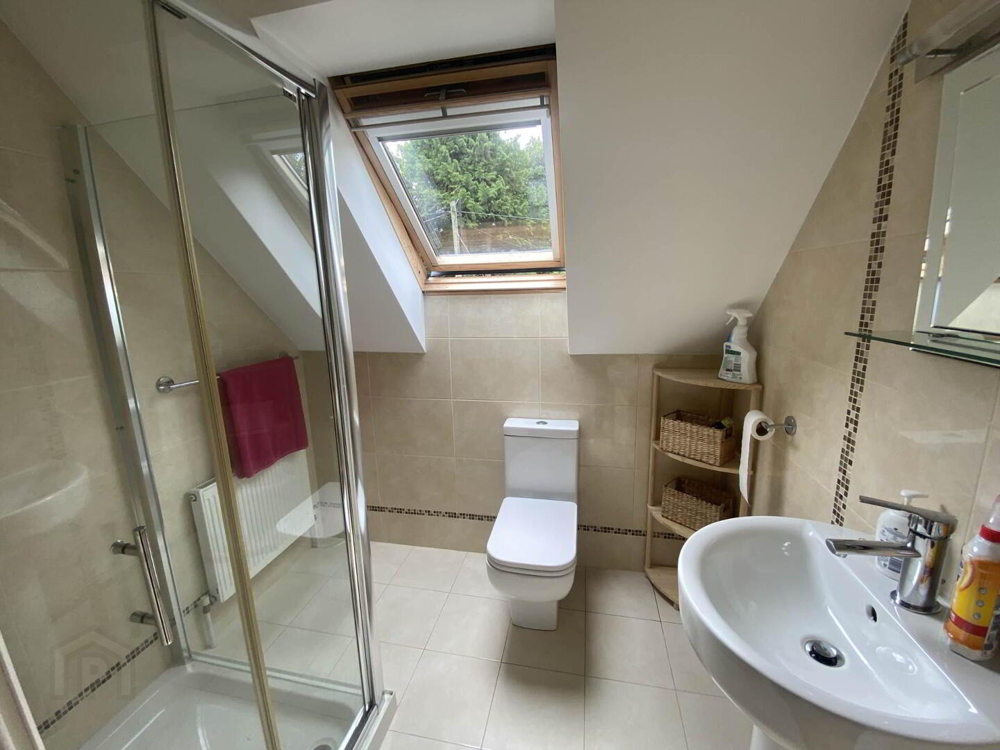 Shower Corner 21 of 31
