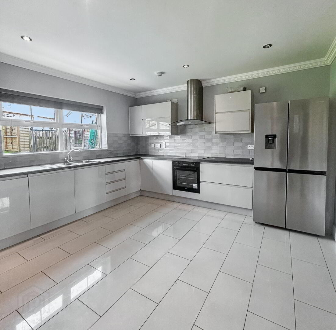 51 Carn Manor 3 of 15