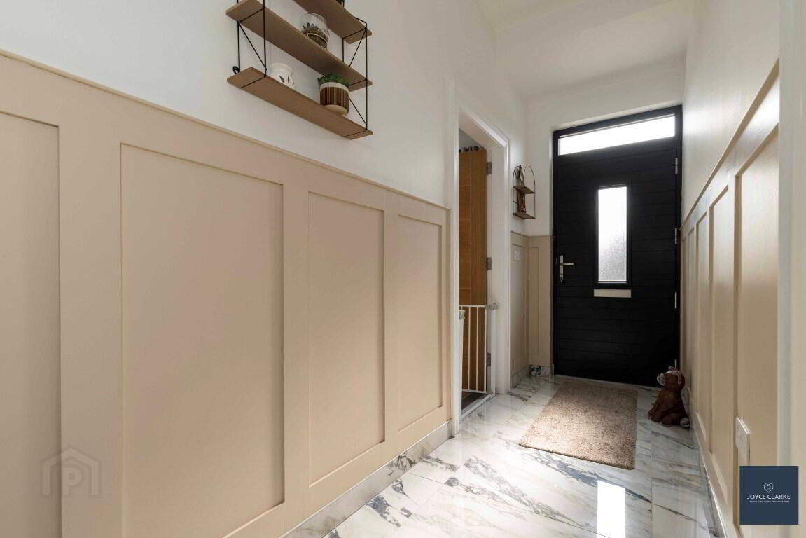 12 Ashgrove Road 5 of 42