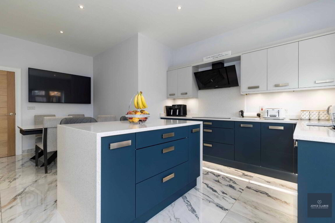 12 Ashgrove Road 13 of 42