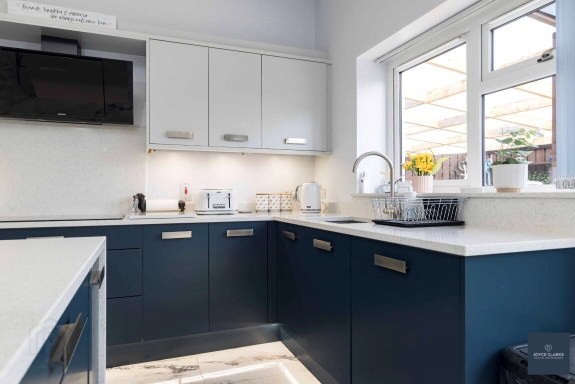 12 Ashgrove Road 16 of 42