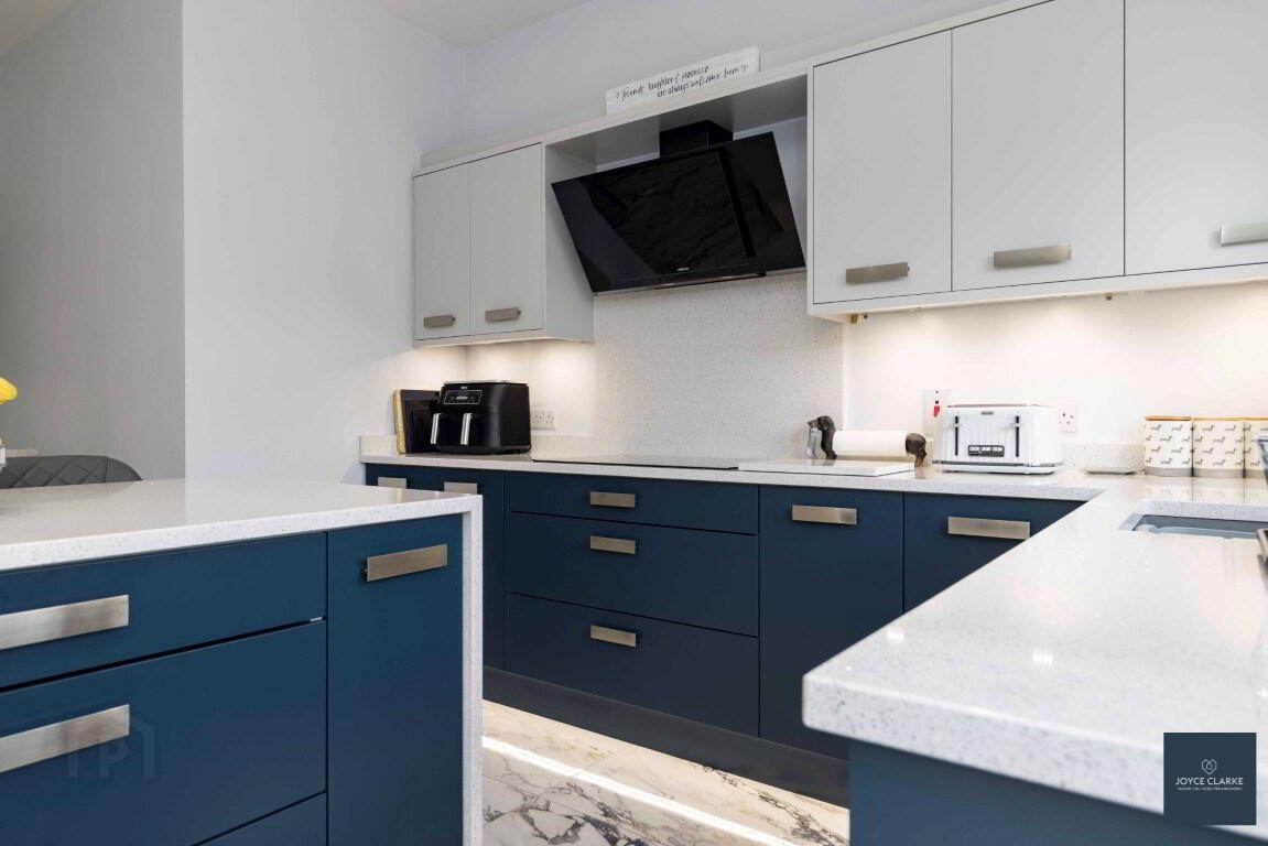 12 Ashgrove Road 14 of 42