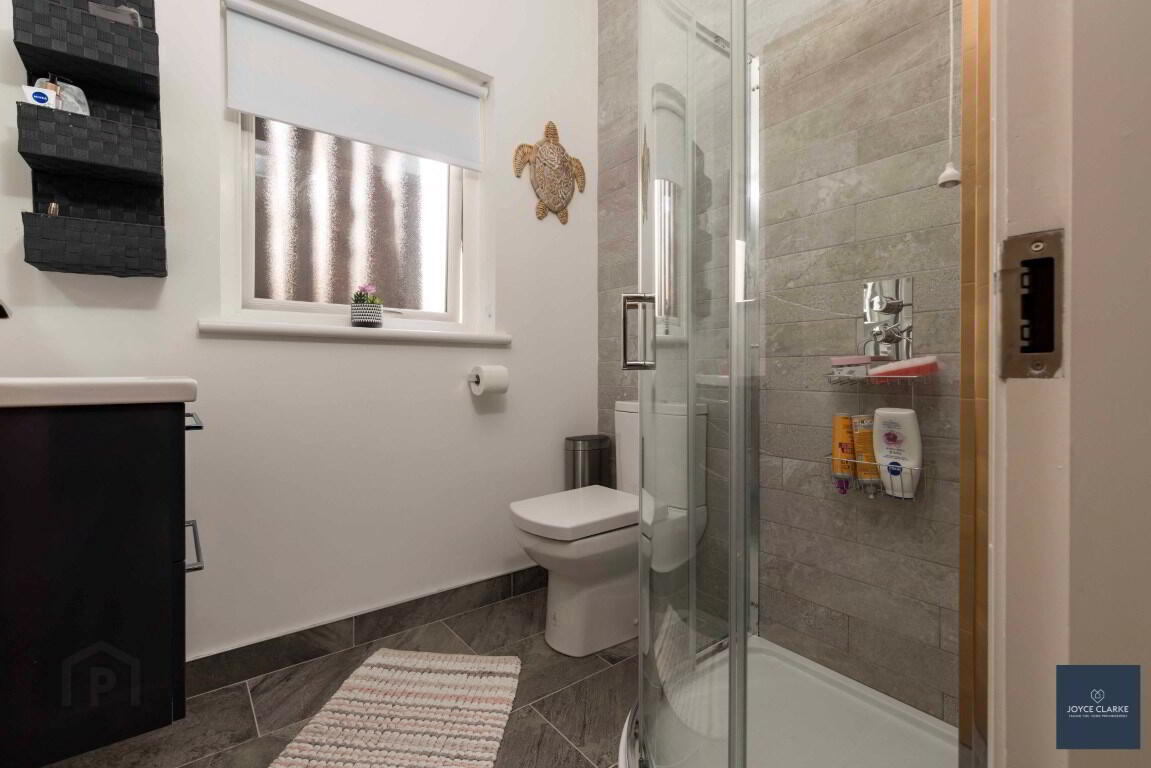 12 Ashgrove Road 22 of 42