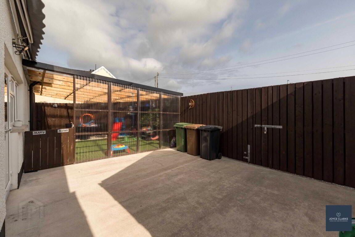 12 Ashgrove Road 38 of 42