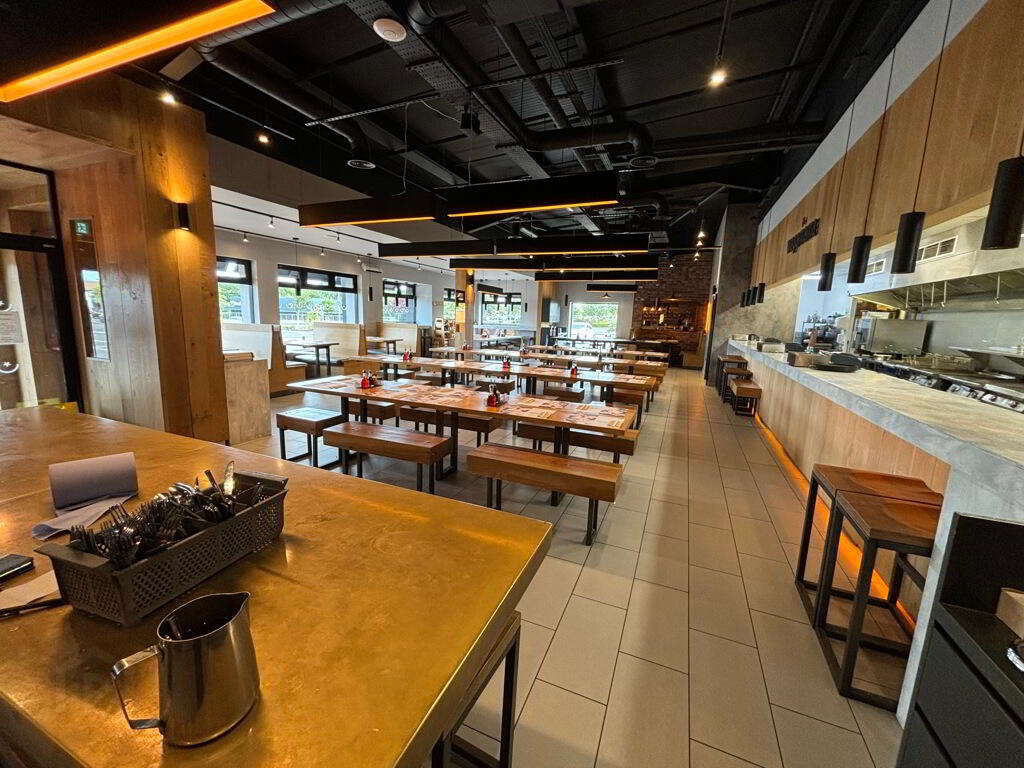 Unit 9, Eastpoint Entertainment Village 2 of 7